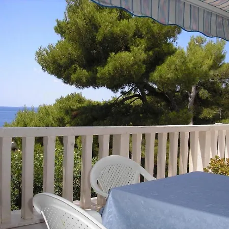 Zelko - With Garden Apartment Hvar Town