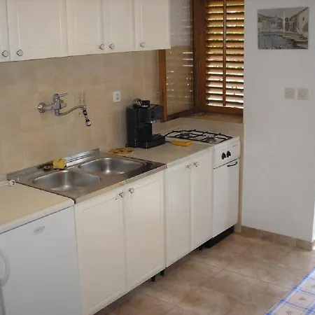 Apartment Zelko - With Garden