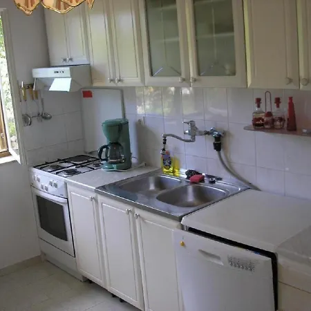 Apartment Zelko - With Garden *